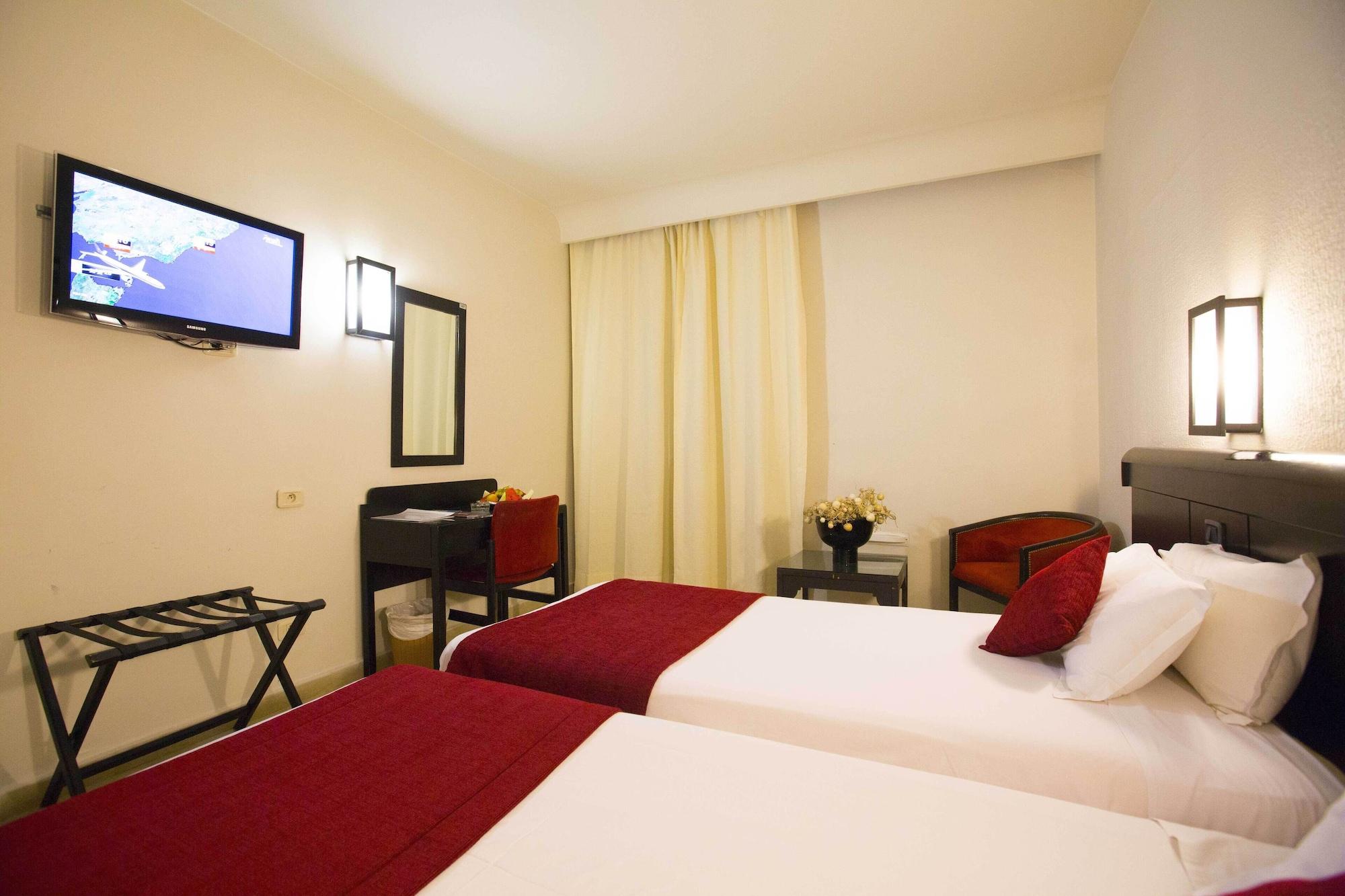 Ambassadeurs Hotel 3*
