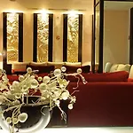 Ambassadeurs Hotel